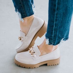 Soda Patent Leather Nude platform loafers Size 9 B44
